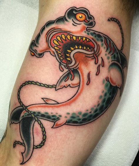 Doors Tattoo, Hammerhead Tattoo, Dog Tags Tattoo, Tengu Tattoo, Tattoo Shark, Traditional Shark Tattoo, Ocean Sleeve Tattoos, Creatures Of The Deep, Hammerhead Shark Tattoo