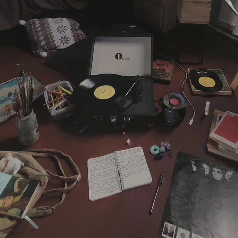 Record player, music, writing, art, literature, crystals, room of one's own :) My Hobby Aesthetic, What Hobby Am I, Hobby Astethic, How Pinterest Sees Me Hobby, Me As A Hobby, How Pinterest Sees Me, Crush 3d, Different Hobbies, Filthy Frank Wallpaper