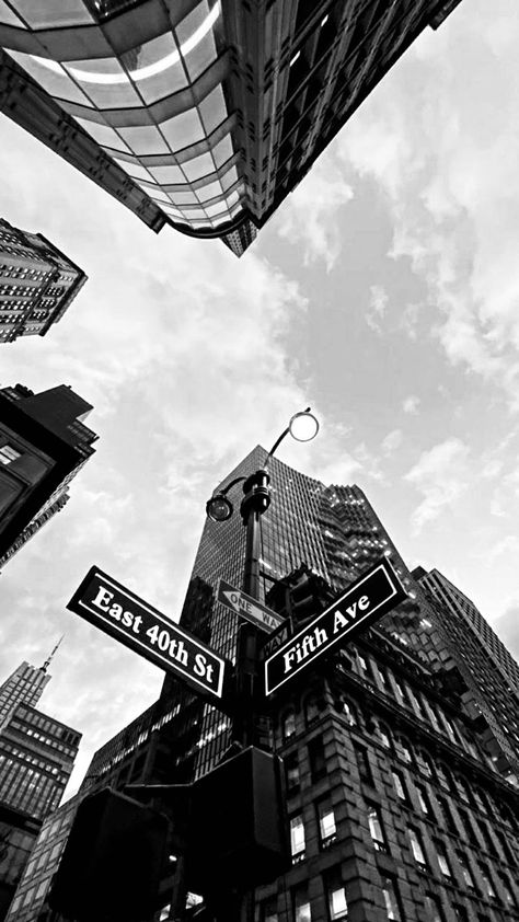 Collage Mural, Black And White City, Black And White Picture Wall, Shotting Photo, Nyc Aesthetic, Black And White Photograph, Nyc Life, Dark Pictures, Gray Aesthetic