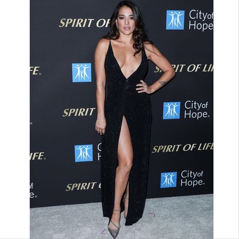 City of Hope’s Spirit of Life Gala 2019 honoring @iamsylviarhone 🙌🏼. . . . . . . ? Natalie Martinez, Anne Maria, Good Day To You, Deepika Padukone Style, Formal Attire, Jennifer Lopez, Nice Tops, Favorite Celebrities, Sleeveless Formal Dress