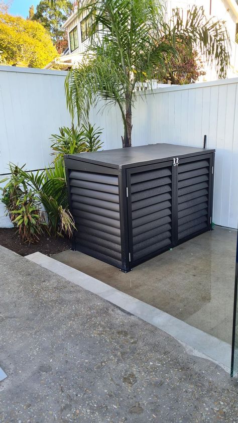 Modern Well Pump House, Pool Pump Shed Ideas, Water Pump Cover Ideas, Pool Pump Shed, Pool Pump House, Pool Pump Cover Ideas, Splash Pools, Pool Equipment Cover, Hidden Pool