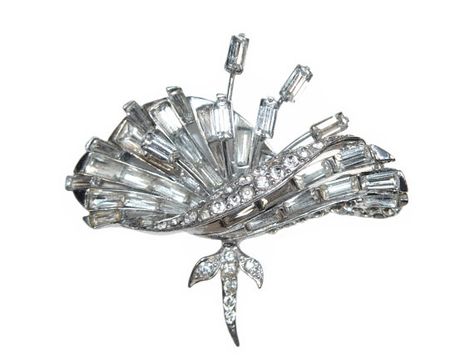 Boucher Flower Brooch Rhinestone Rare Early MB by PearlModern, $395.00 1940s Brooch, Costume Jewelry Makers, Luxury Mid-century Evening Brooches, Art Deco Flower, Luxury Silver Modernist Brooches, Silver Vintage Flower Brooches, Mens Fashion Jewelry, Vintage Jewlery, Silver Flower-shaped Brooches With Rhinestones