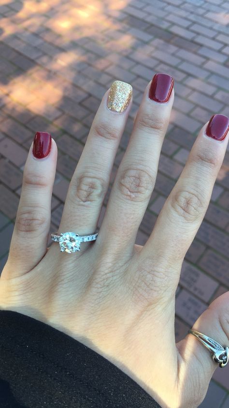 Garnet Color Nails, Washington Commanders Nails, Garnet Nails Acrylic, Fsu Nails Designs, Garnet And Gold Nails, Red Nails With Gold Accent, Western Nails Fall, Gold Dip Nails, Fsu Nails