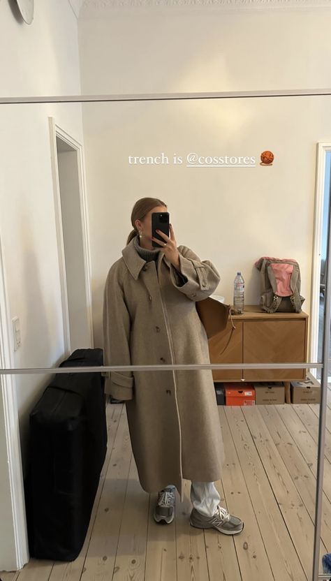 Sweatpants With Blazer Outfit, Taupe Wool Coat, Winter Copenhagen Style, Light Brown Coat Outfit, Beige Coat Outfit Winter, Scandinavian Fashion Summer, Scandinavian Fashion Women, Copenhagen Outfit, Beige Coat Outfit