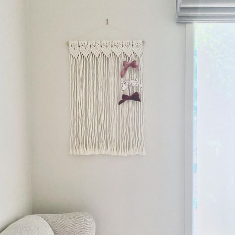 Macrame Bow Holder Diy, Macrame Hair Bow Holder, Macrame Bow Holder, Macrame Bow, Diy Bow Holder, Hair Bow Hanger, Bow Storage, Bow Holders, Bow Hanger