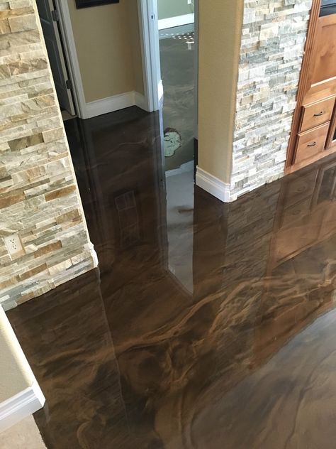 Concrete Floors In House, Epoxy Floor Designs, Metallic Epoxy Floor, Concrete Stained Floors, Epoxy Flooring, Basement Flooring, Epoxy Floor, Diy Flooring, Stained Concrete