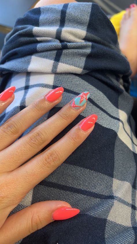 Coral And Aqua Nails, Turquoise And Coral Nails, Blue And Coral Nails, Coral And Teal Nails, Star Fish Nails, Coral Summer Nails, Coral Nail Art, Starfish Nails, Fish Nails