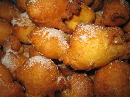 Beignets rapides (püpperchen) : la recette facile Desserts With Biscuits, Puff Recipe, African Food, Dough Recipe, Beignets, Sweet Recipes, Food Inspiration, Breakfast Brunch, Love Food