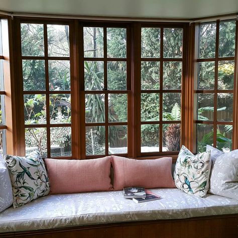 Cottagecore Bay Window, Tudor Bay Window, Cottage Bay Window, Magnolia House, Bay Window Seat, Cute Cottages, Dream Farmhouse, 1950s House, Tudor Style Homes