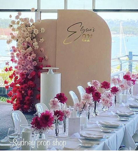 Bridal Shower Inspo Wedding Table Decor, Pink White Graduation Party, Hot Pink Bridal Shower Decorations, Pink Bridal Shower Table Decor, Hot Pink Bridal Shower Ideas, Blushing Bride Bridal Shower Theme, Red And Pink Bridal Shower, Pink Tablescape, Moms 50th Birthday