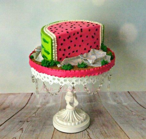 Watermelon slice - Cake by Ann-Marie Youngblood Amazing Cake Designs, Themed Cake Ideas, Colourful Cake Decoration, Fruit Cake Design, Half Birthday Cakes, King Cake Recipe, Fresh Fruit Cake, Cake Design Inspiration, Fruity Cake