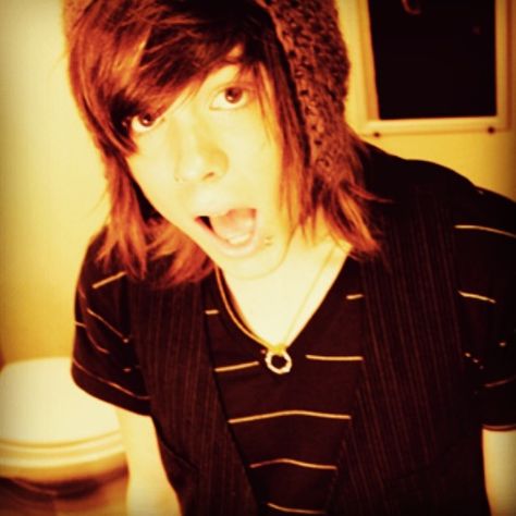 . Christofer Drew Pfp, Cristofer Drew, Christopher Drew, Chris Drew, Escape The Fate, Nostalgic Images, Print Outs, Falling In Reverse, Scene Emo