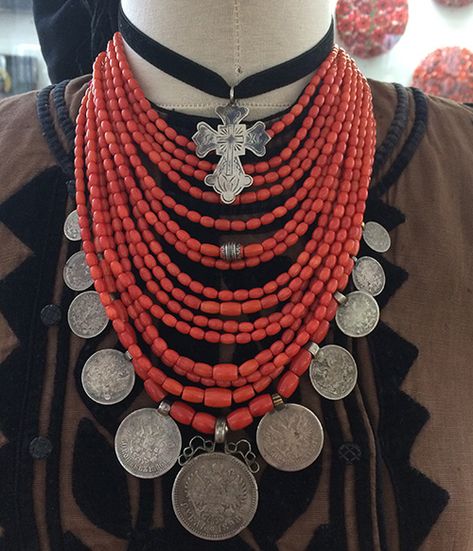 Ukrainian dukach – traditional jewelry piece made from coins and adorned with gems (photos) - Nationalclothing.org Traditional Ukrainian Jewelry, Romanian Jewelry, Vintage Bridal Jewelry, Ukrainian Jewelry, Ukrainian Clothing, Coral Jewelry, Button Jewelry, Coin Jewelry, Fine Jewels