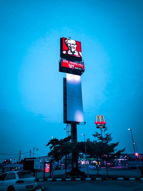 Food Blue Aesthetic, Kfc Aesthetic Food Night, Aesthetic Food Night, Kfc Aesthetic Food, Kfc Aesthetic, Lightroom Aesthetic, Blue Aesthetic Wallpaper, Night Aesthetic, Blue Aesthetic