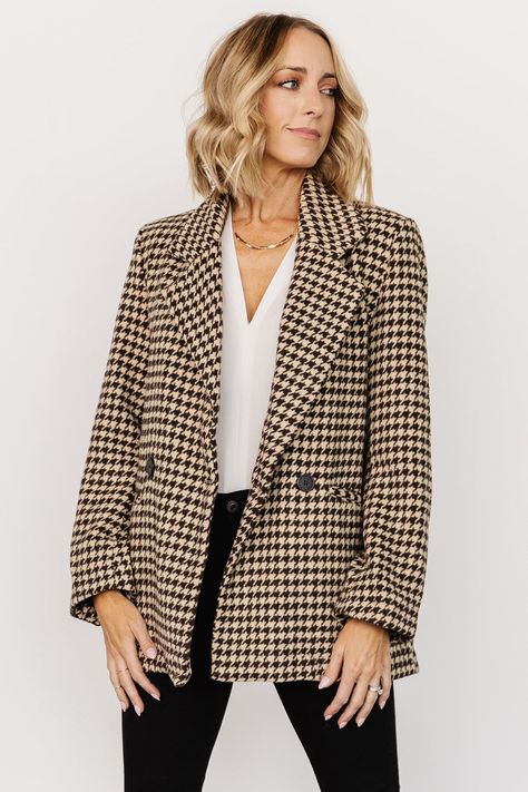 Dogtooth Blazer Outfit, Brown Houndstooth Blazer Outfit, Houndstooth Blazer Outfit, Brown Sand, Houndstooth Coat, Baltic Born, Houndstooth Jacket, Blazer Outfit, Houndstooth Blazer