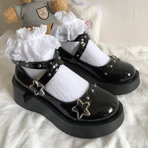 Mary Shoes, Harajuku Shoes, Shoes Preppy, Shoes Star, Mary Jane Platform Shoes, Zapatos Mary Jane, Gothic Shoes, Dr Shoes, Platform Shoe