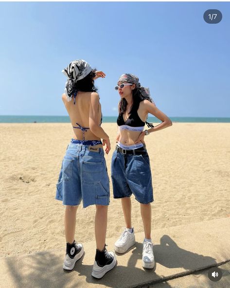 Tomboy Summer Outfits, Outfit Ideas December, Tomboy Aesthetic, Beachy Outfits, Photo Recreation, Urban Outfitters Clothes, Clothing Outfit Ideas, Amazon Clothes, December 2023