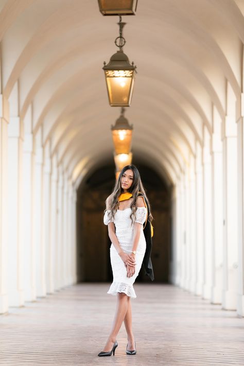 Graduation Portrait in Pasadena California Pasadena City Hall Graduation Photoshoot, City Graduation Photoshoot, Graduation Attire For Women, City Graduation Pictures, Graduation Outfit Ideas Black, Law School Graduation Pictures, Girl Dinner Outfit, Dinner Outfits Ideas, Fall Dinner Outfits