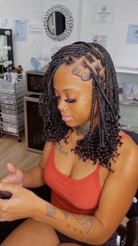 Bob Style Knotless Braids, Braided Bob Knotless Braids, Medium Bob Knotless Braids, Bob Knotless Braids No Curls, Knotless Box Braid Bob, Knotless Braided Bob, Braid Bob With Curls, Knotless Bob With Curls At The End, Knotless Bob Braids Hairstyles