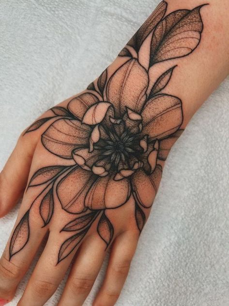 Michelle Tattoo, Tattoo Main, Aesthetic Tattoo Ideas, 15 Aesthetic, Hand And Finger Tattoos, Tasteful Tattoos, Floral Tattoo Sleeve, Hand Tattoos For Women, Aesthetic Tattoo