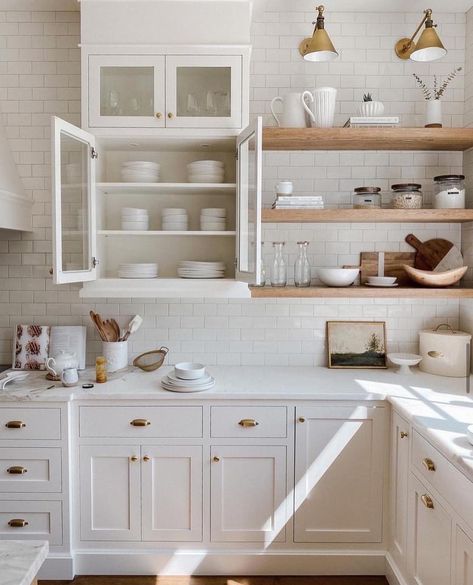 High End Kitchen Design, Gorgeous White Kitchen, White Kitchen Ideas, Cabinet Molding, Home Things, Kitchen Shelf Decor, Dream Farm, High End Kitchens, Farm Kitchen