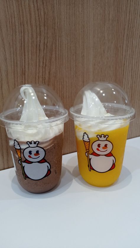 mixue ice cream Pp Mixue Ice Cream, Mixte Ice Cream Mixue, Mixue Ice Cream Date, Ice Cream Mixue, Mixue Ice, Indoor Fountain, Pretty Food, Aesthetic Food, Ice Cream