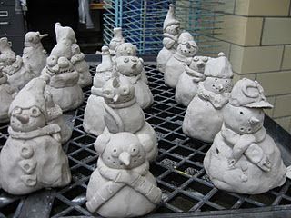 Clay Snowman--I love how unique each is. ball cap, ear muffs, mohawk, and traditional hats. Could pipe cleaners be added in arm holes for branches? Pinch Pot Snowman, Christmas Pinch Pots, Clay Snowmen, Clay Snowman, Clay Projects For Kids, Winter Art Lesson, Clay Lesson, Clay Classes, Kids Clay