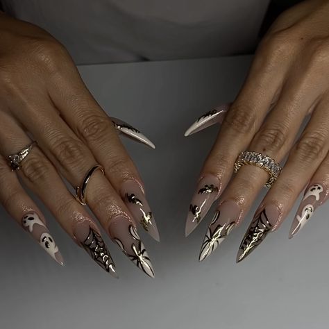 Gold Stiletto Nails, Gold Halloween, Stunning Nails, Aesthetic Nails, Nails Aesthetic, Grunge Nails, Stiletto Nails Designs, Cute Acrylic Nail Designs, Basic Nails