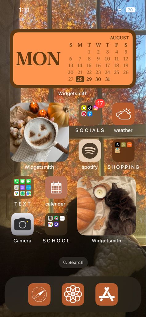 Fall Theme Macbook Wallpaper, Autumn Wallpaper Home Screen, Fall Home Screen Layout, Fall Themed Home Screen, Fall Phone Screen, Fall Home Screen Ideas, Fall Home Screen Wallpaper, Fall Screen Savers, Fall Iphone Home Screen