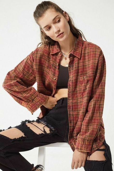 Flannel Shirt Outfit, Neo Grunge, Outfits Con Camisa, 90s Aesthetics, Black Flannel Shirt, 90s Outfits, Black Tube Tops, Black And White Flannel, Tokyo Street Fashion