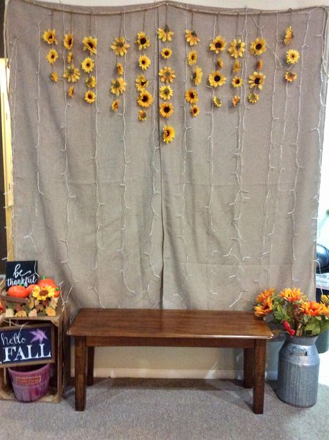 Sunflower Backdrop Ideas For Wedding, Sunflower Picture Backdrop, Sunflower Stage Decor, Sunflower Bridal Shower Photo Backdrop, Wildflower Curtain Backdrop, Diy Valentines Gifts, Fall Photos, Photo Backdrop, Hello Autumn