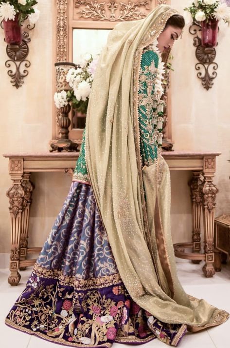 Menahel And Mehreen, Reception Lehengas, Bridal Dresses 2022, Mehndi Bride, Pakistani Mehndi, Pakistani Traditional, Mehndi Dresses, Latest Bridal Dresses, Mehndi Brides