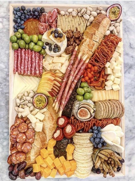 High End Charcuterie Board, Charcuterie Inspiration, Charcuterie Board, Appetizer Recipes, Appetizer, Art