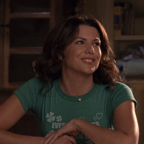 Lorelai Gilmore Style, Gilmore Girls Lorelai, Lorelei Gilmore, Watch Gilmore Girls, Gilmore Girls Seasons, Team Logan, Lauren Graham, Lorelai Gilmore, Movie Shots