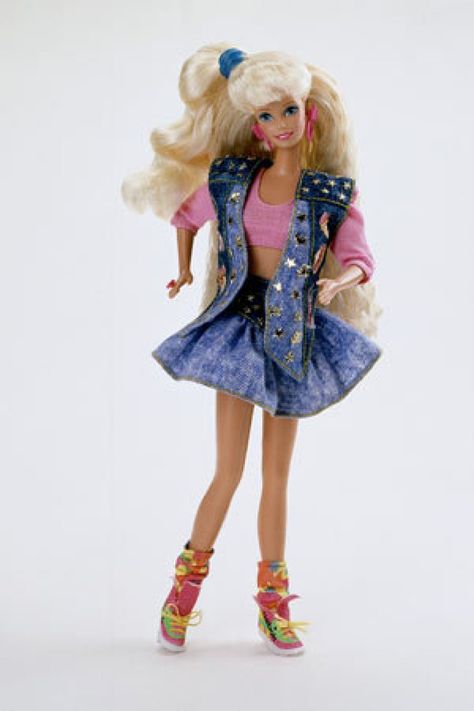 Fashion Through The Years, Dolls From The 80s, Barbie 1990, Barbie 80s, Barbie 90s, Chica Cool, Barbie Vintage, Barbie Party, Barbie I