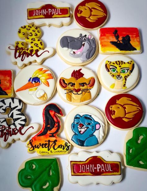 Lion Guard Cookies, Blaze And The Monster Machines Cake, Lion Guard Birthday Party, Lion Guard Party, Lion Guard Birthday, Lion King Birthday Party Ideas, Lion King Birthday, Disney Cookies, Il Re Leone