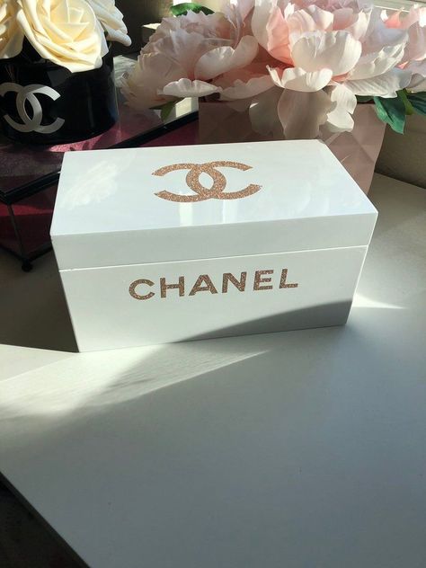 Chanel Inspired Room, Chanel Bedroom, Chanel Room, Diy Jewelry Box, Brand Party, Monochrome Bedroom, Chanel Decor, Designer Fragrance, Luxury Cake