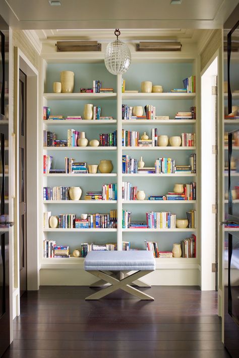 Bookcases With a Colored Background- #library #built-ins #bookcase #books #readingcorner #readingnook Wolf Girl And Black Prince, Steven Gambrel, Floor To Ceiling Bookshelves, Bookcase Styling, Bookshelf Styling, Up House, Built In Bookcase, Built In Shelves, Shelf Styling