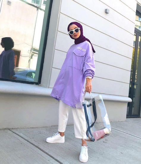 All The Ways To Incorporate Purple into Your Wardrobe - Hijab Fashion Inspiration Purple Hijabi Outfits, Ootd Purple Outfit Hijab, Purple Outfits Hijab, Purple Style Outfit Hijab, Lilac Outfit Hijab, Purple Hijab Outfit, Purple Ootd, Veiled Dresses, Hijab Fashion Casual