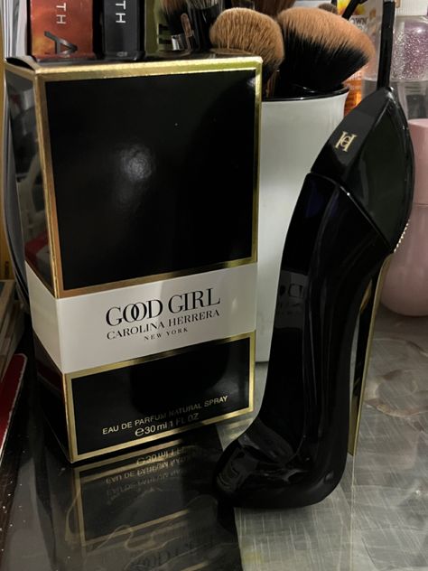 Good Girl Perfume, Carolina Herrera Perfume, Perfume 212, Perfume Carolina Herrera, Baby Girl Dresses Diy, Girls Dresses Diy, Good Girl, Best Fragrance For Men, Victoria Secret Perfume