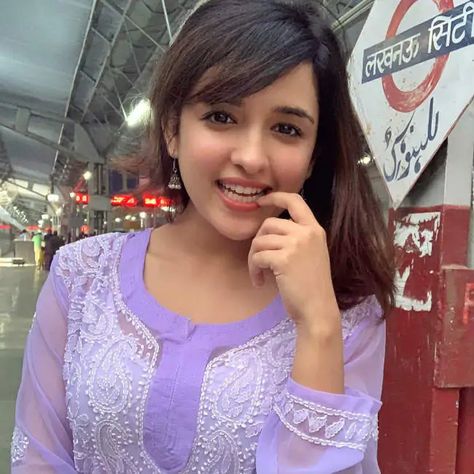 TOP 10 Controversies of Shirley Setia - Film Entertainment Forum Shirley Setia, Desi Fashion Casual, Photography Poses Women, Indian Beauty Saree, How To Look Better, Celebrities, On Instagram, Beauty, Instagram