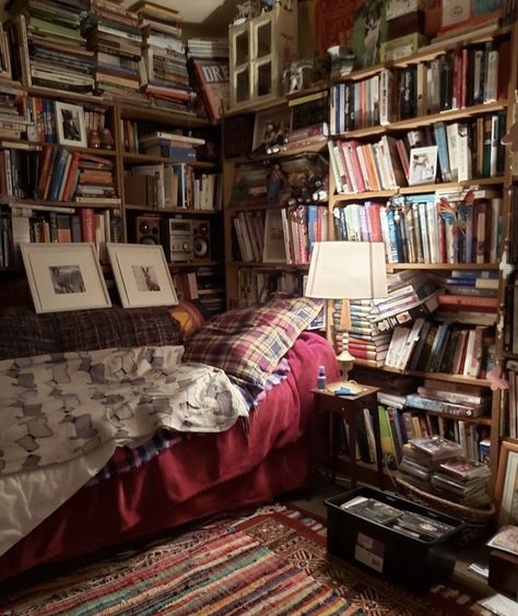 Cozy Clutter, Academic Aesthetic, Library Bedroom, Dream Library, Bookish Stuff, Library Aesthetic, Room Of One's Own, Home Libraries, Tiny House Cabin