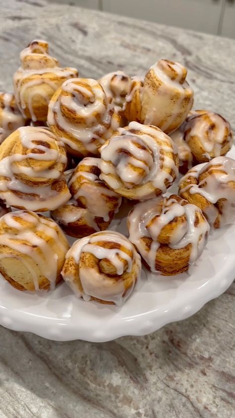 Mini Cinnamon Rolls are a scrumptious, bite-sized way to get the morning off to a sweet start! These are SO easy to make because all you… | Instagram Jumbo Cinnamon Rolls, Bakesale Ideas, Cinnamon Bites, April Baby, Mini Cinnamon Rolls, Muffin Cup, Apple Cinnamon Rolls, Breakfast Casseroles, Breakfast Bites