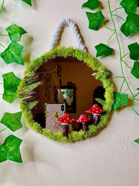 Moss Mirror, Magical Mushroom, Mirror Handmade, Mushroom Crafts, Faux Moss, Mushroom Decor, Cute Bedroom Decor, Fairycore Cottagecore, Dream Room Inspiration