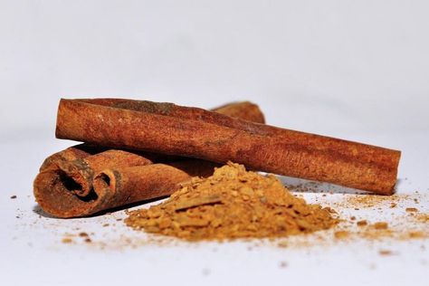 Cooking with the authentic Saigon cinnamon or Ceylon is a game-changer. Saigon Cinnamon, Ceylon Cinnamon, Spice Cabinet, Spice Rub, Cinnamon Flavor, Cinnamon Powder, Apple Pie Recipes, Healthy Aging, Proper Nutrition