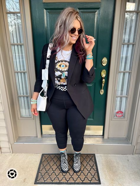 Edgy Black Blazer Outfit, Blazer Over Graphic Tee, Grunge Office Outfit Plus Size, Statement Shoes Outfit, Waist Belt Outfit, Midsize Ootd, Ootd Midsize, Church Ootd, Long Black Blazer