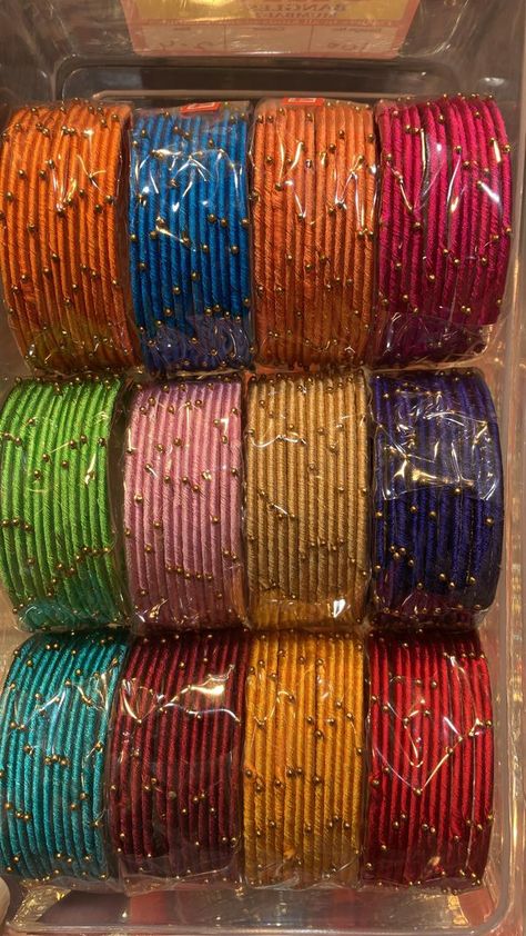 Multi Color Bangles, Colourful Bangles, Velvet Bangles, Dress Drawing Easy, Fancy Bangles, Saree Pose, Arab Men Fashion, Jewellery Bangles, Silk Thread Bangles Design