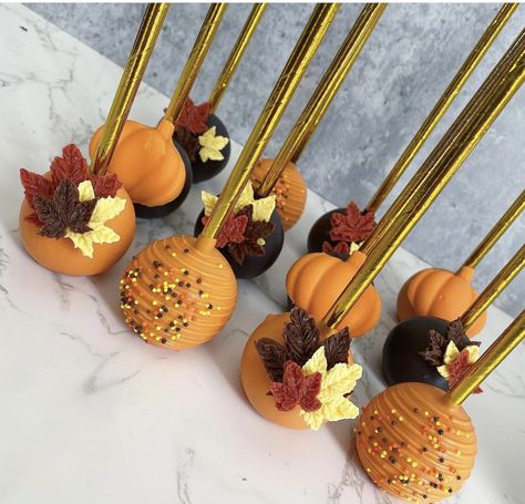 Fall Color Cake Pops, Autumn Cake Pops Ideas, Cakepop Thanksgiving, Thanks Giving Cake Pop, Cake Pop Fall Ideas, Cute Fall Cake Pops, Thanksgiving Cakepops Fall Cake Pops, Cake Pops Thanksgiving Ideas, Turkey Cake Pops Thanksgiving