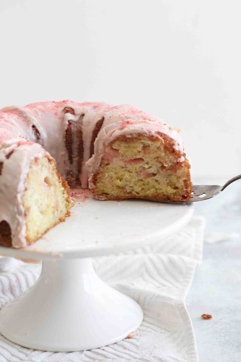 Lemon Rhubarb Bundt Cake Rhubarb Bundt Cake, Lemon Rhubarb, Rhubarb Coffee Cakes, Rhubarb Desserts, Bitter Lemon, Macaron Cake, Flourless Cake, Strawberry Powder, Lemon Glaze