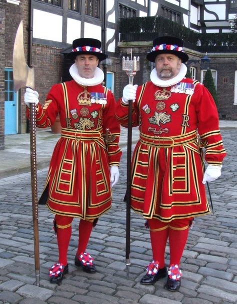 Yeomen Warders. Yeoman Warder, British Things, Kingdom Of Great Britain, England And Scotland, London Town, Tower Of London, London Love, England Uk, Great British